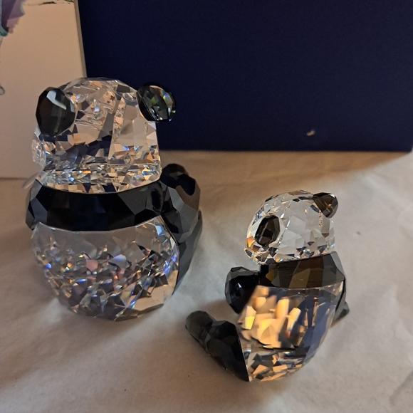 Swarovski SCS 2008 Panda mother and cub excellent with boxes and COA - Picture 6 of 9